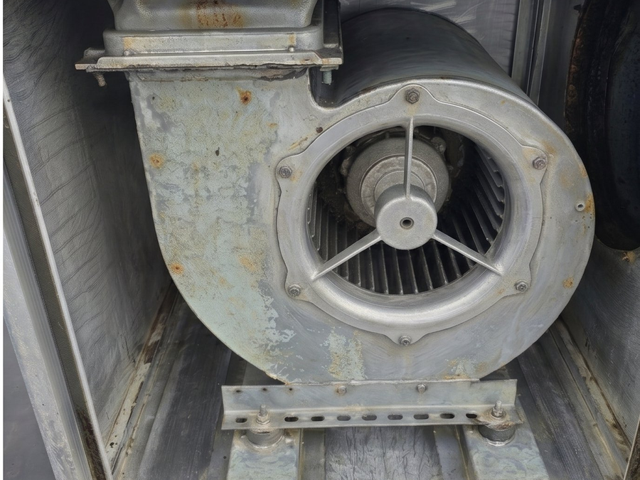 Afzuigmotor schoonmaken